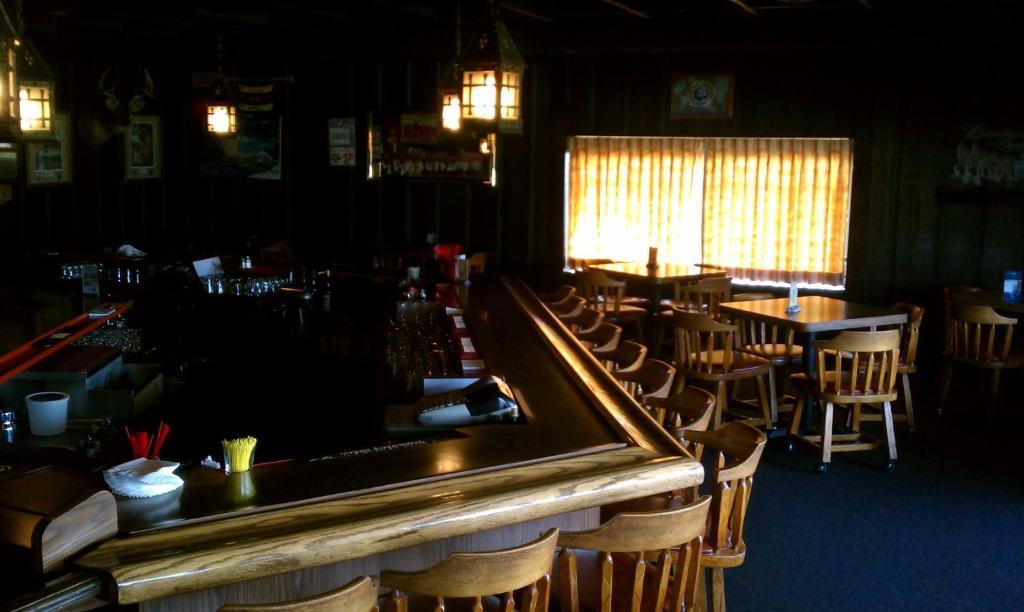 Old Towne Motel Westby Bagian luar foto