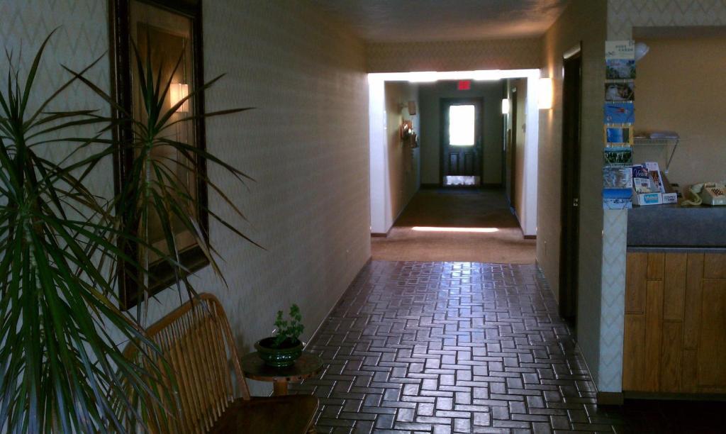 Old Towne Motel Westby Bagian luar foto