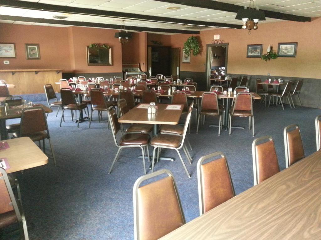 Old Towne Motel Westby Bagian luar foto