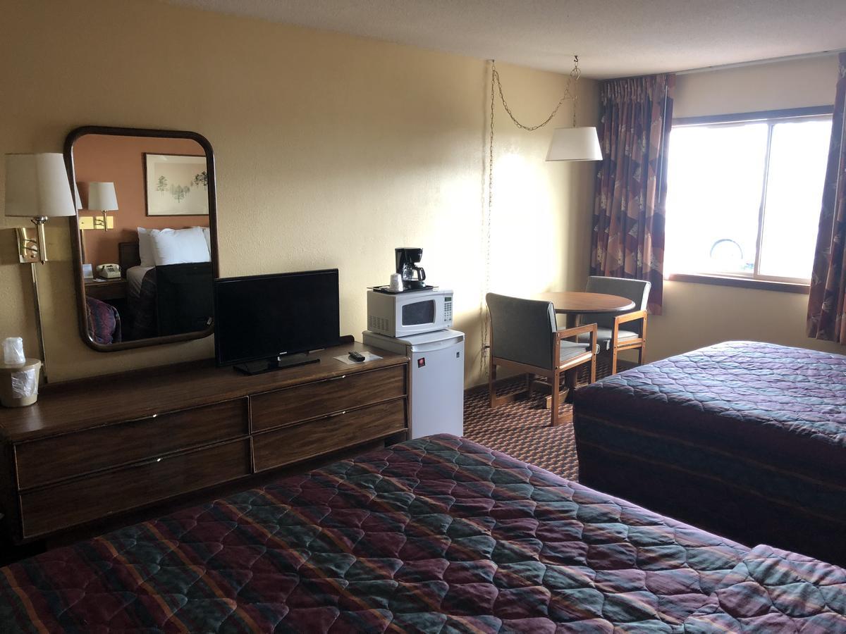 Old Towne Motel Westby Bagian luar foto