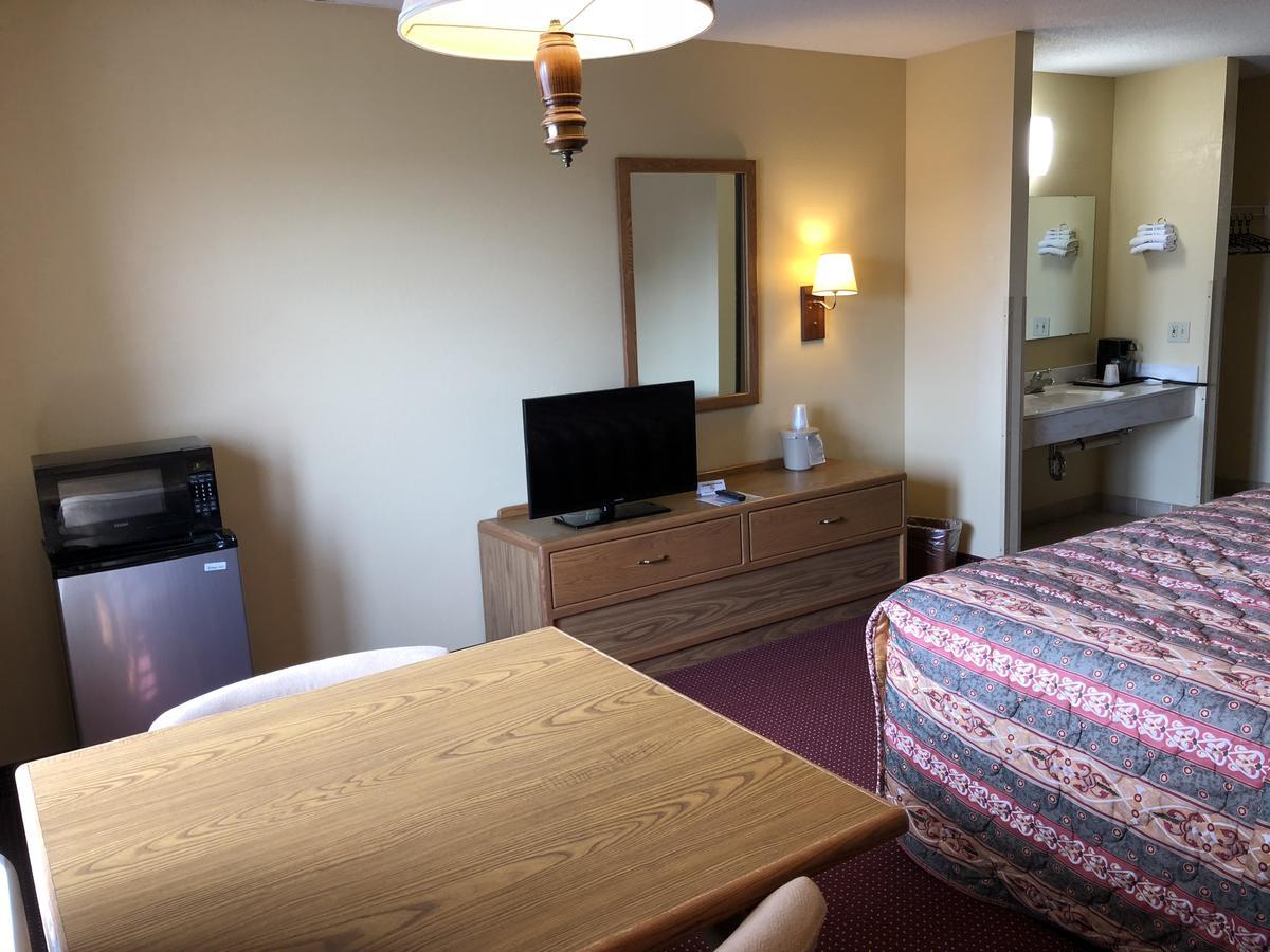 Old Towne Motel Westby Bagian luar foto
