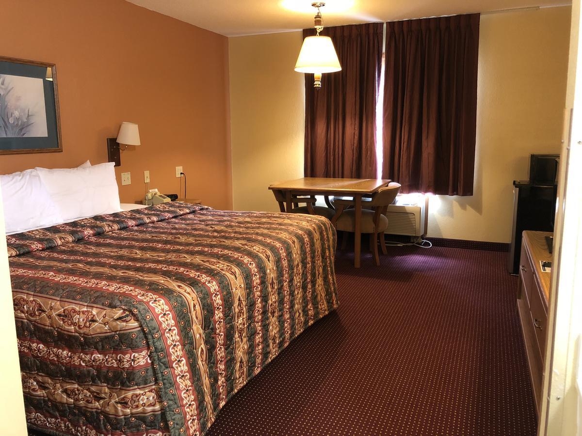 Old Towne Motel Westby Bagian luar foto